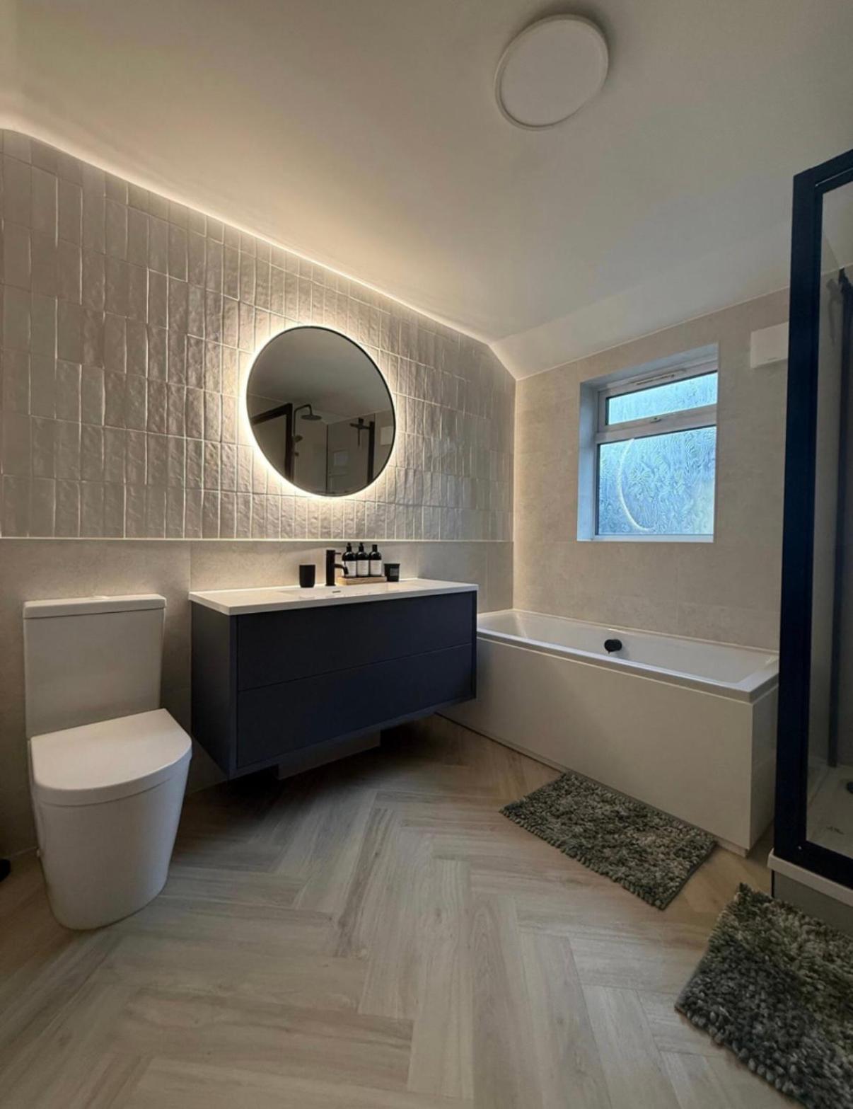 Modern 2 Bed House In Rainham, Kent - Central Location Rainham  Exterior photo